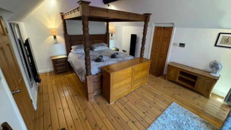 Castle House Holiday Home