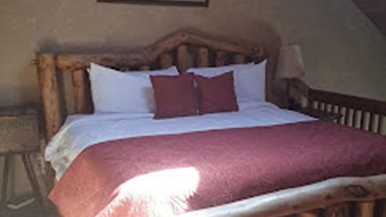 HideAway Country Inn