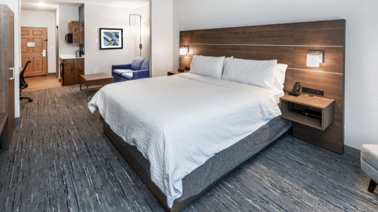 Holiday Inn Express & Suites Tulsa S Broken Arrow Hwy 51, an IHG hotel
