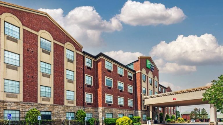 Holiday Inn Express & Suites Tulsa S Broken Arrow Hwy 51, an IHG hotel