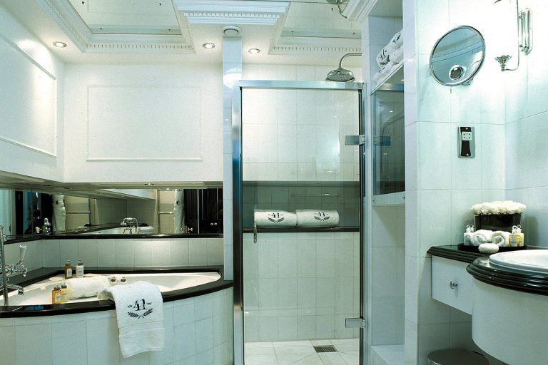 Hotel 41