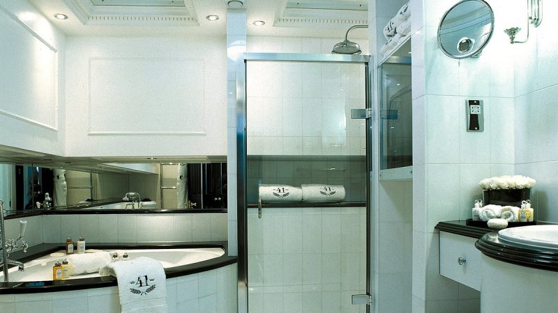 Hotel 41 - jacuzzi hotel room