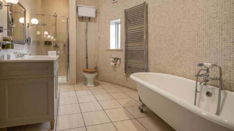 Lough Erne Resort, room with private jacuzzi, photo 2