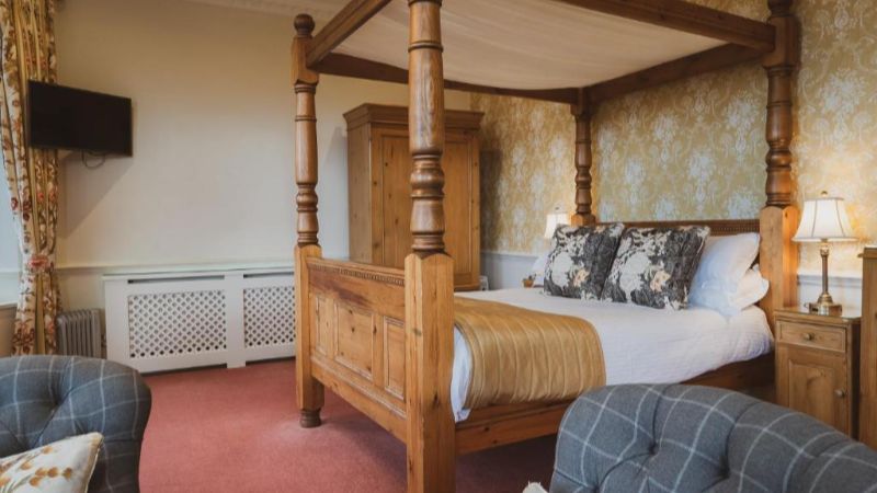 Merewood Country House Hotel, room with private jacuzzi, photo 3