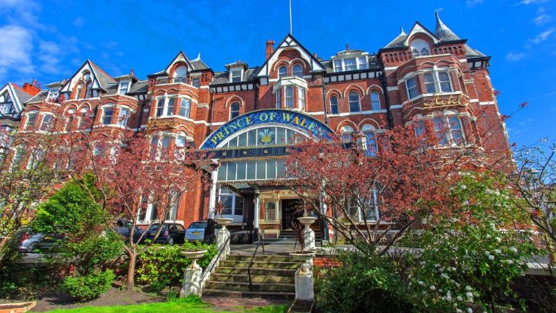 Prince of Wales Hotel Southport, room with private jacuzzi, photo 5