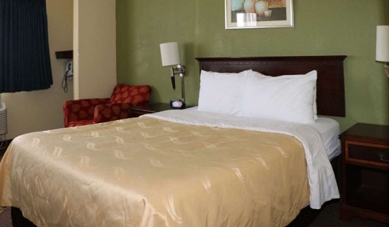 Quality Inn Evansville Eastland Area