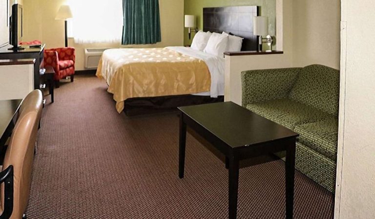 Quality Inn Evansville Eastland Area