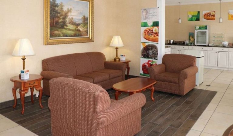 Quality Inn Evansville Eastland Area