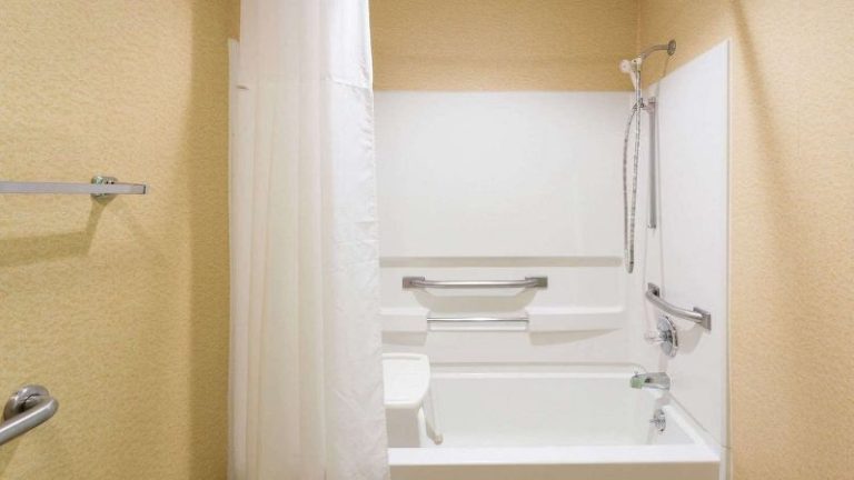 Ramada by Wyndham Bettendorf