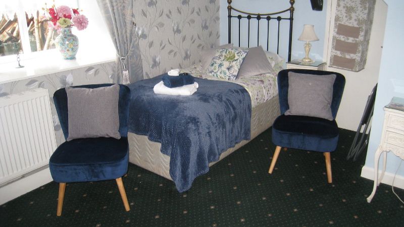 Rosebud Cottage Guest House, room with private jacuzzi, photo 4