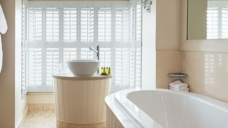 St Brides Spa Hotel, room with private jacuzzi, photo 2