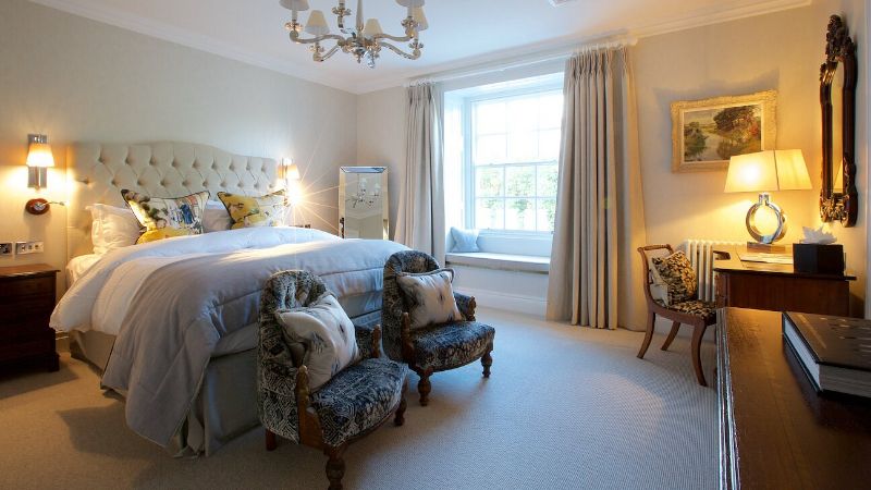 Storrs Hall, room with private jacuzzi, photo 6