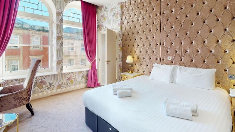 The Coal Exchange Hotel Cardiff, room with private jacuzzi, photo 4