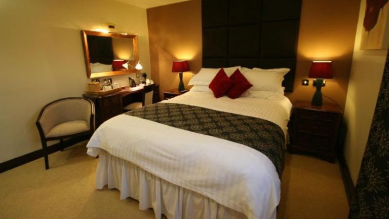 Three Horseshoes Country Inn & Spa