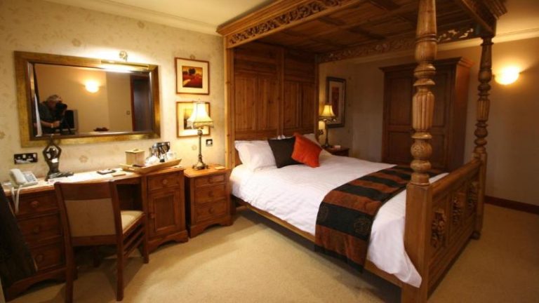 Three Horseshoes Country Inn & Spa