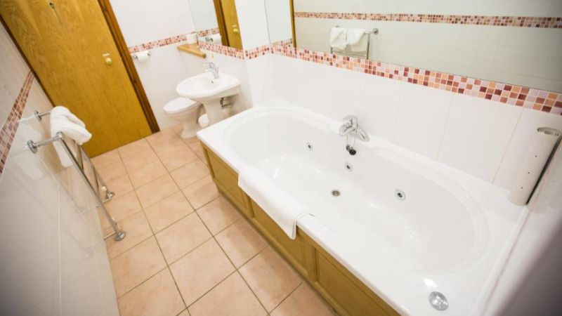 Whitewater Hotel & Leisure Club