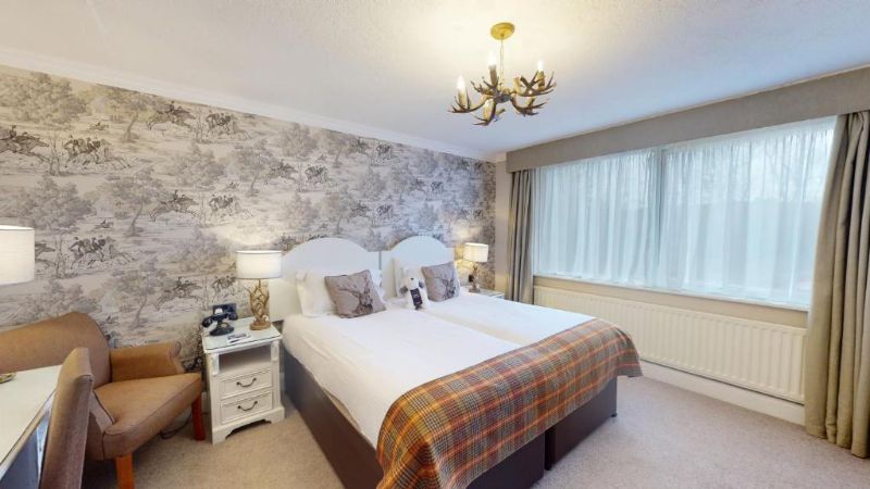 Wild Boar Estate, room with private jacuzzi, photo 4