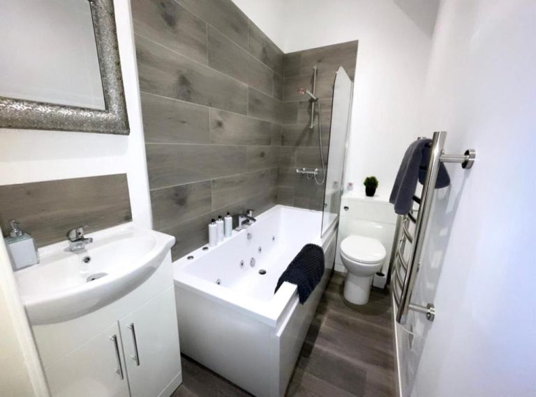Albert Luxury Hottub & Jacuzzi Apartments