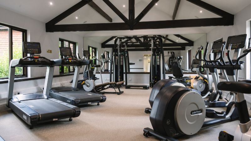 Ashdown Park Hotel & Country Club, room with private jacuzzi, photo 6
