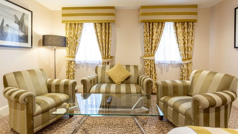 Best Western Premier Doncaster Mount Pleasant Hotel, room with private jacuzzi, photo 6