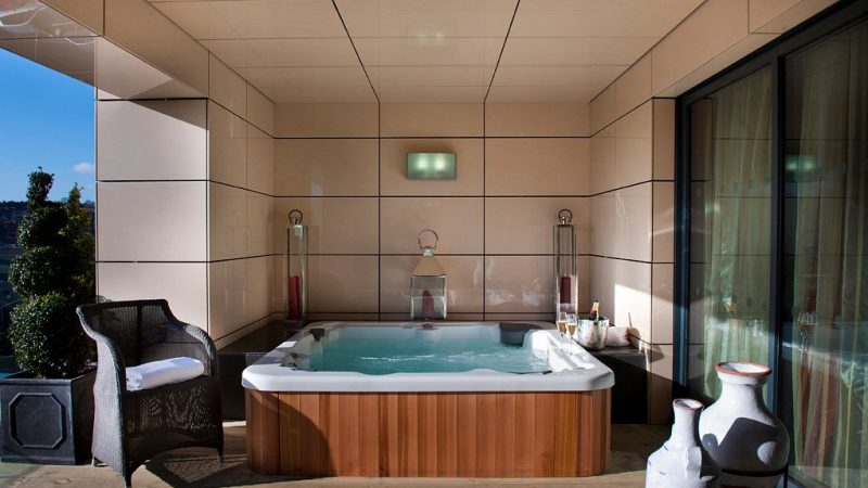 Casa Hotel - jacuzzi hotel room