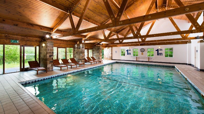 Chevin Country Park Hotel & Spa, room with private jacuzzi, photo 4