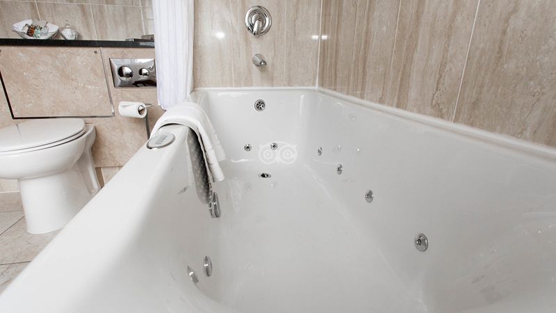 Doxford Hall Hotel and Spa 10 - jacuzzi hotel room