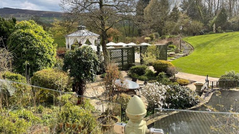 Gibbon Bridge Hotel