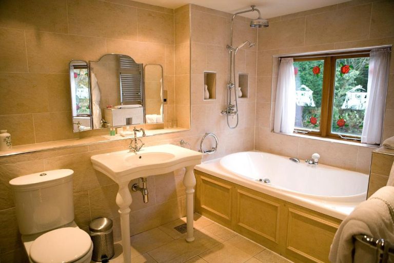 Gibbon Bridge Hotel