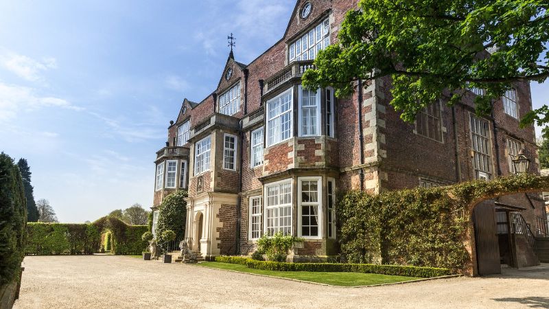 Goldsborough Hall, room with private jacuzzi, photo 7