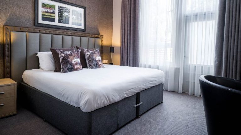 Number 10 Hotel