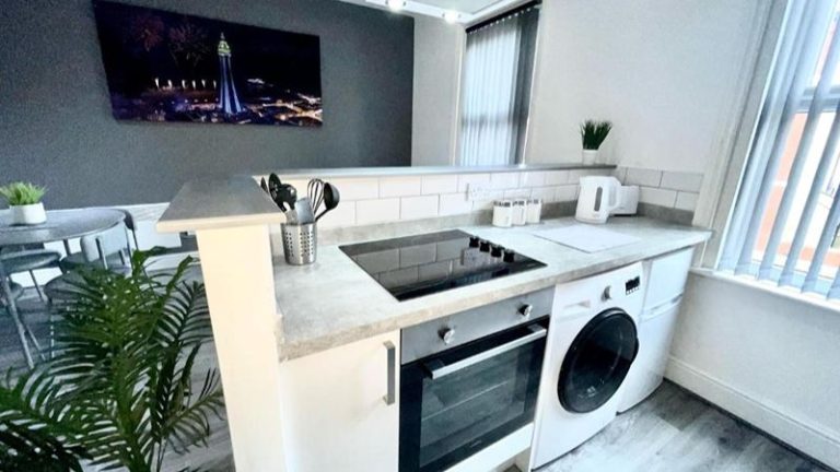 Reads Luxury Jacuzzi Apartments