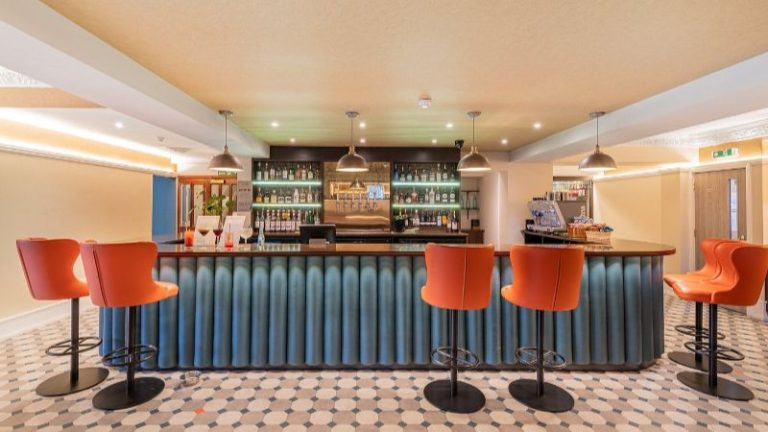 Riverside Hotel