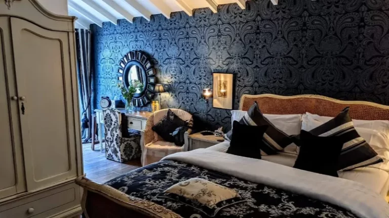 Teardrop Cottage