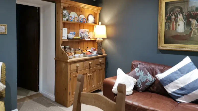 Teardrop Cottage, room with private jacuzzi, photo 3