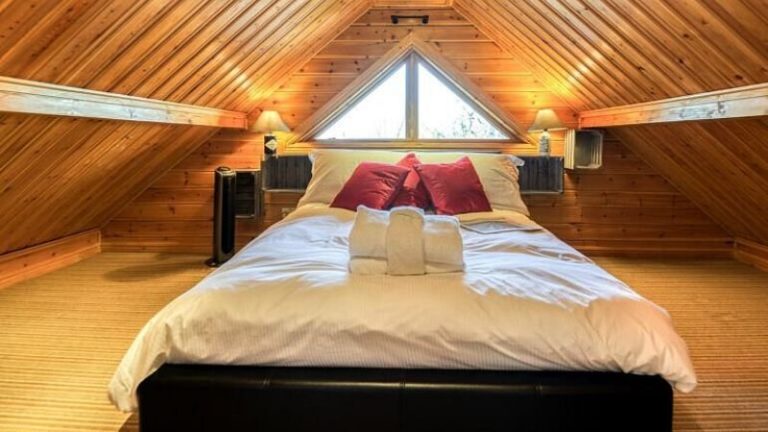 Whinstone View Lodges