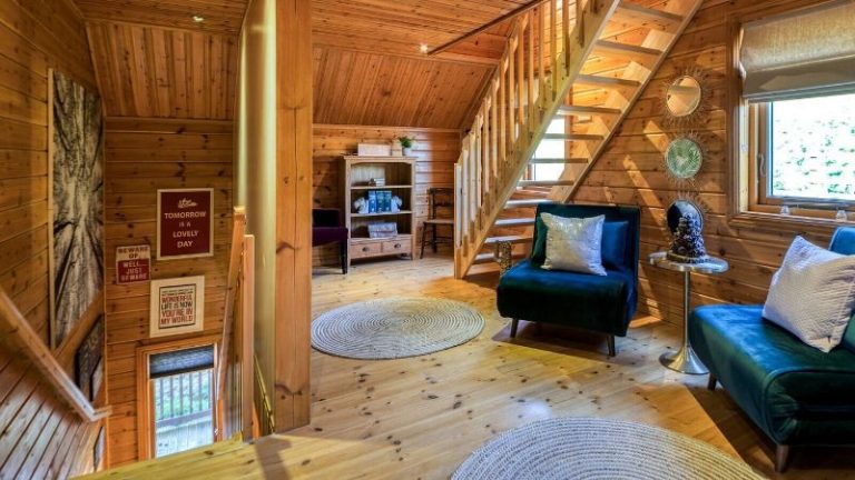 Whinstone View Lodges