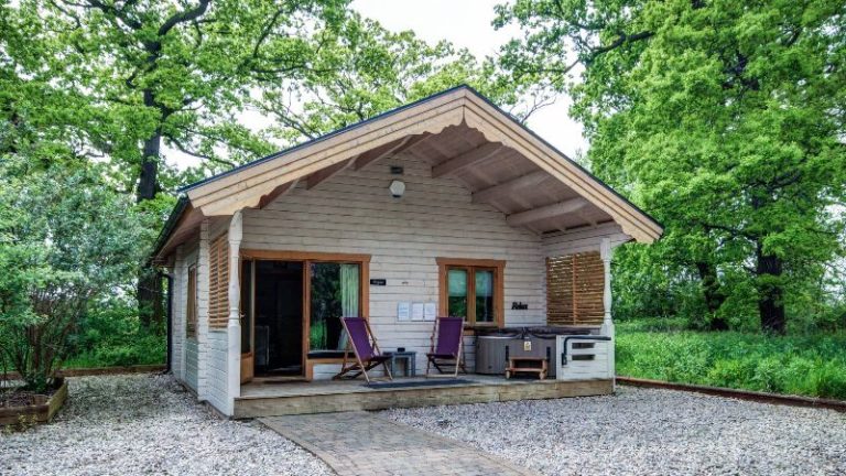Whinstone View Lodges