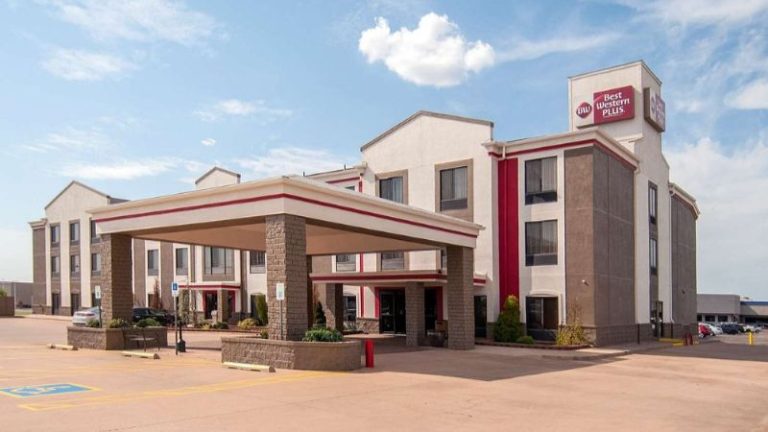 Best Western PLUS Memorial Inn
