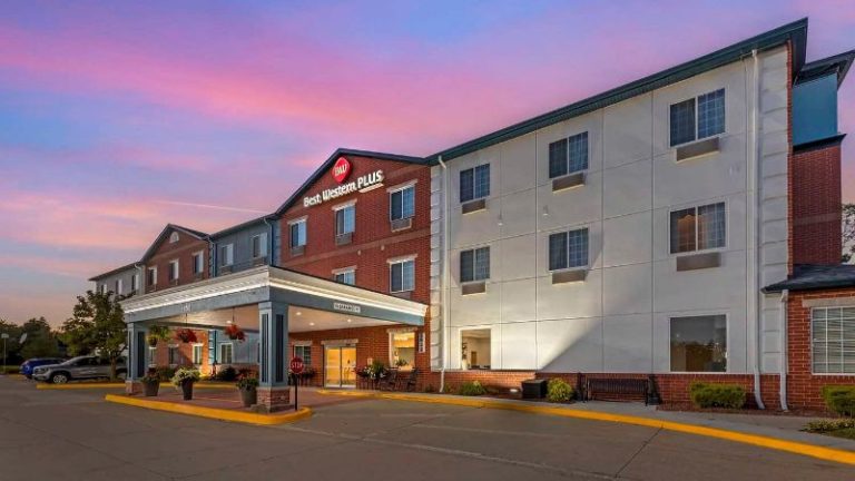 Best Western Plus Des Moines West Inn & Suites