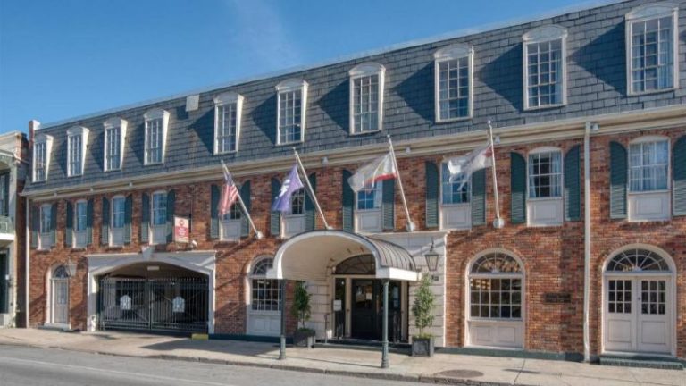 Best Western Plus French Quarter Courtyard Hotel