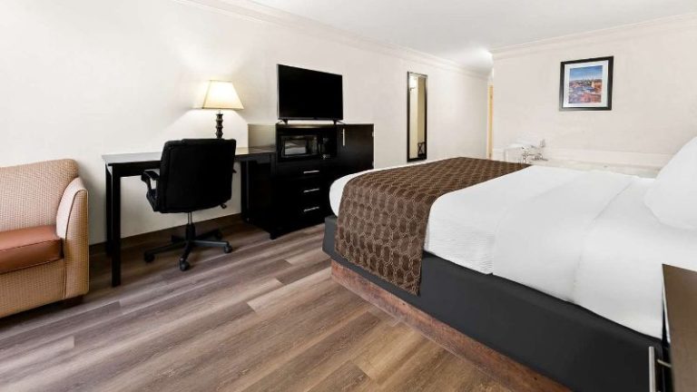 Best Western Riverside Inn
