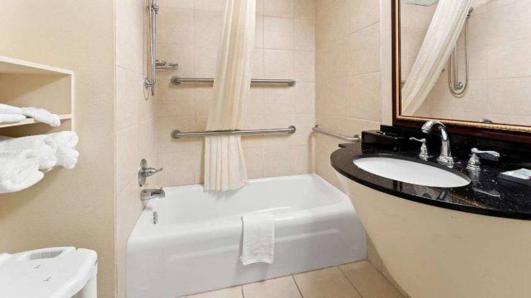 Best Western Riverside Inn
