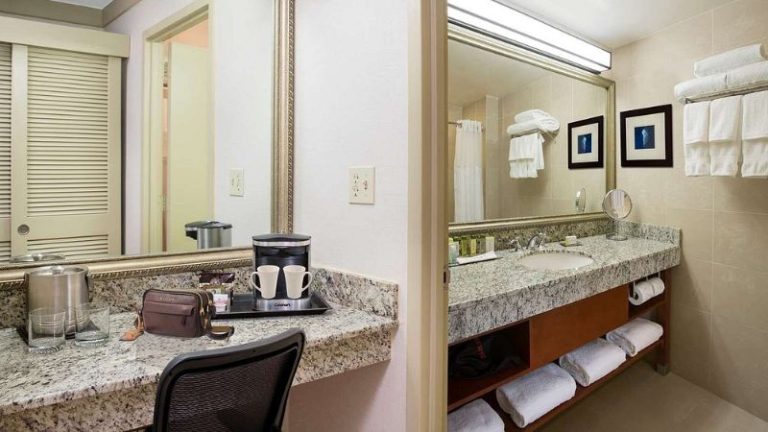 DoubleTree by Hilton Hotel Miami Airport & Convention Center