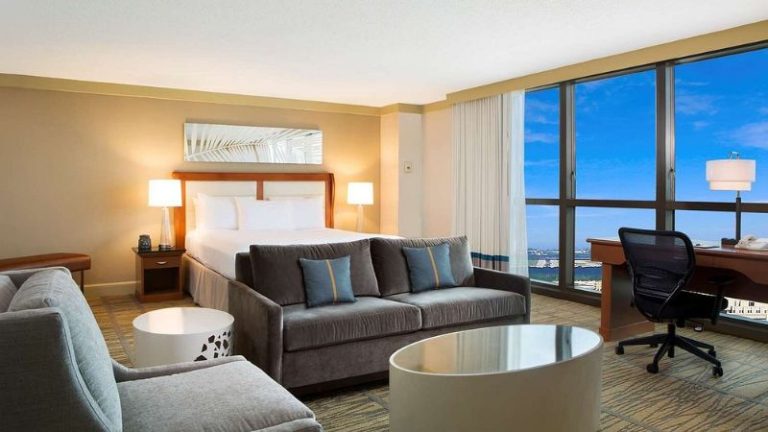 DoubleTree by Hilton Hotel Miami Airport & Convention Center