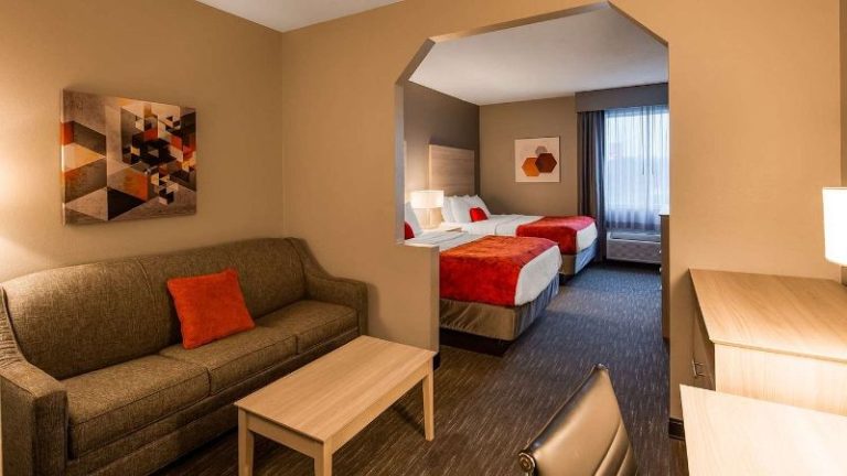 Best Western Plus New Cumberland Inn & Suites