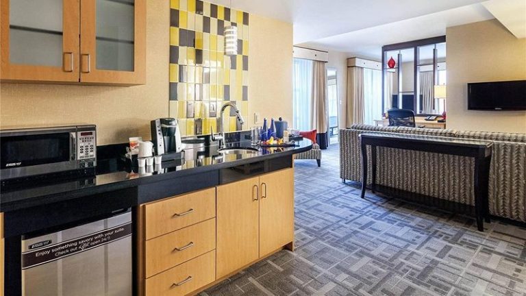Cambria Hotel Pittsburgh – Downtown