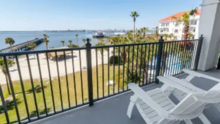 Charleston Harbor Resort & Marina