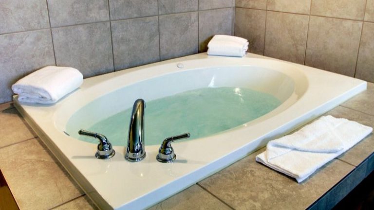Cobblestone Inn and Suites – Corry