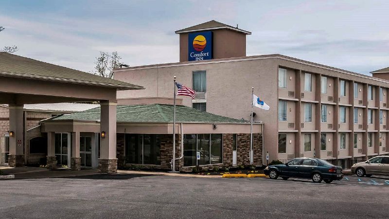 Comfort Inn – Pocono Mountains, room with private jacuzzi, photo 8
